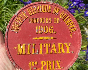 French equestrian prize plaque 1906 /  Military horse 1st prize award. Exhibition trophy army horses regimental parade display. First place