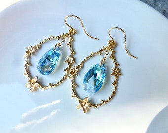 Boucles d'oreilles cristal Swarovski bleu aquamarine shimmer en plaqué or et or gold filled 14k style créoles fleur
