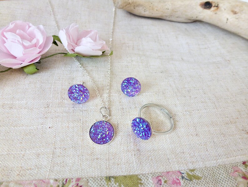 Parure druzy violet, bague, collier et boucles d'oreilles, plaqué argent, pierre violette, puces d'oreilles, demoiselle d'honneur, joli SET complet