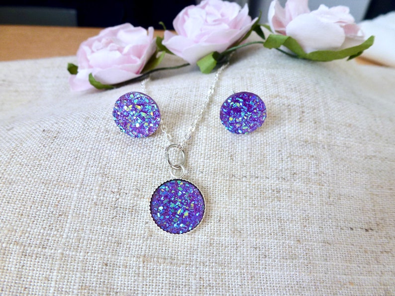 Parure druzy violet, bague, collier et boucles d'oreilles, plaqué argent, pierre violette, puces d'oreilles, demoiselle d'honneur, joli SET ear/necklace