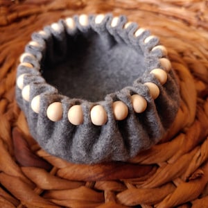 Felt and Beads storage bowl. Desktop storage. Jewelry Bowl. Trinket Bowl.