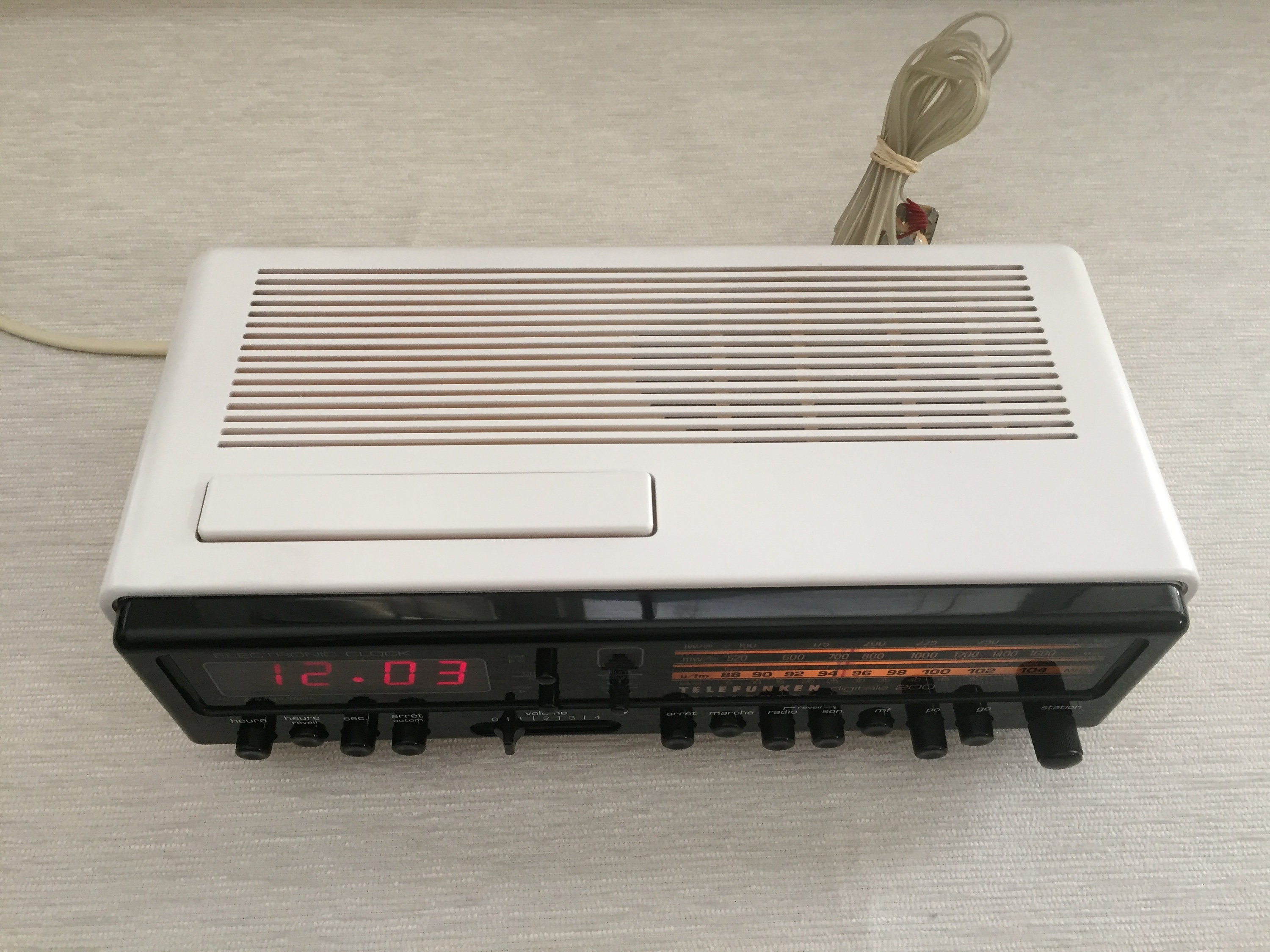 Viejo radio despertador reloj electrónico vintage TELEFUNKEN Etsy