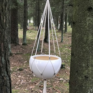Makramee Pflanzenaufhänger groß/Topfdurchmesser 32 cm/Blumenampel/Pflanzenhalter/Hängetopf/schlichtes Makramee