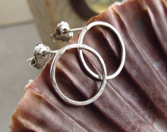 Hoop Stud Earrings.Silver Hoop Earrings.Circle Earrings.O shape earrings