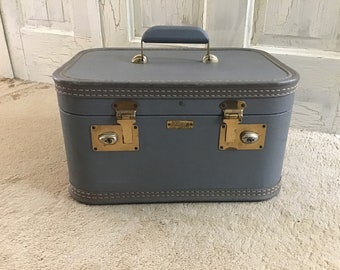 Vintage Higgins Train Case, Luggage, Makeup Case, Overnight Bag, Photo, Stage Prop