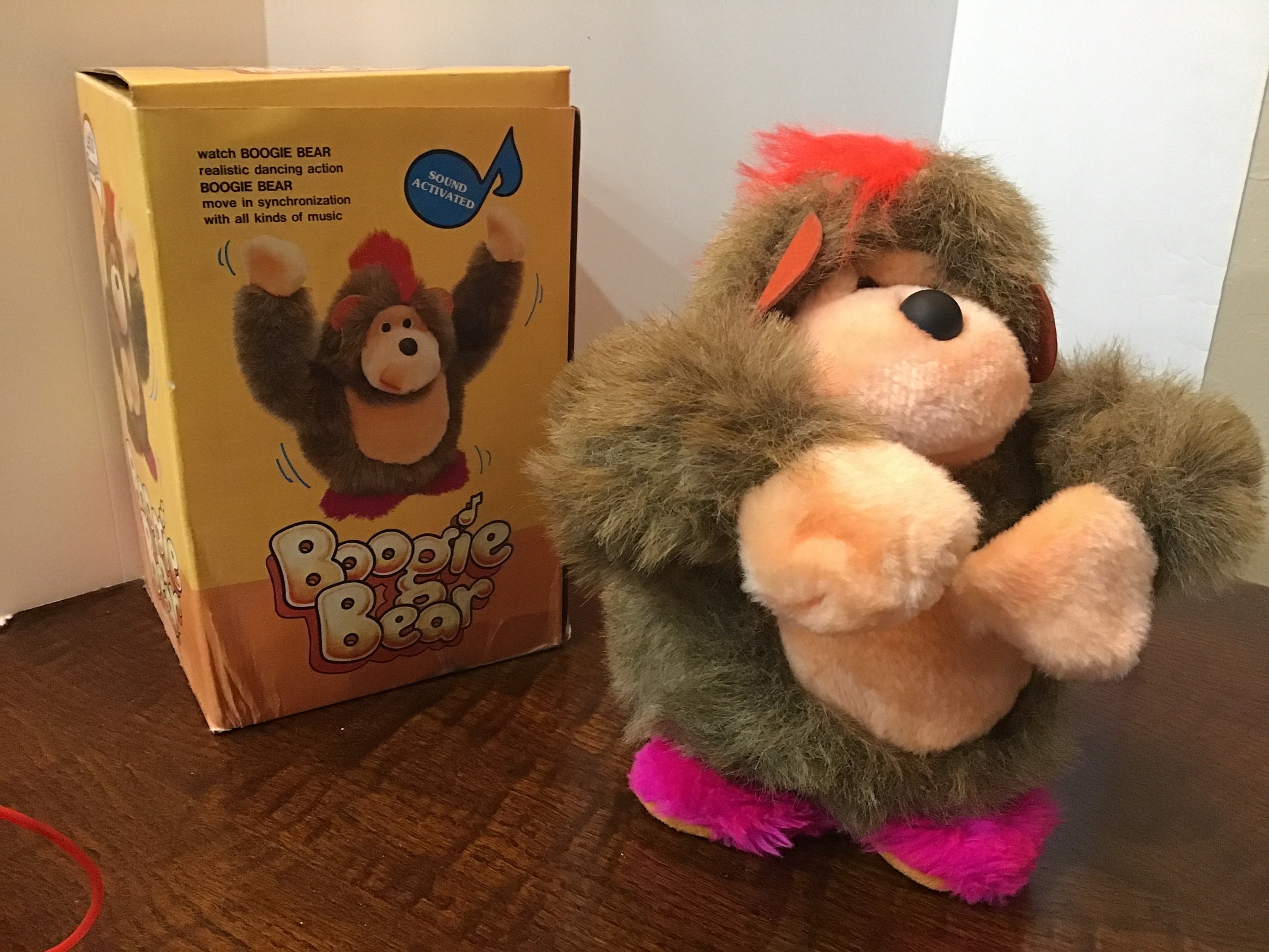 Vintage 1980s Boogie Bear, Battery Operated Dancing Bear