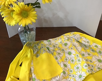 VINTAGE APRONS 1950s Handmade Sheer Cotton Lace Pockets