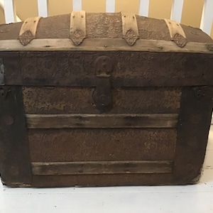 Antique Steamer Trunk, Large Trunk, Storage Trunk, Antique, Farmhouse, Shabby Chic, French Country Decor