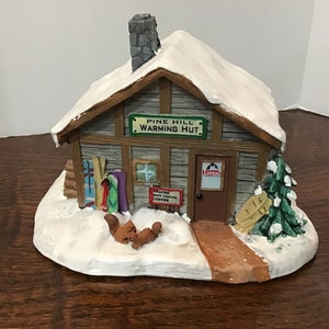 Lemax Christmas Village Building &quot;Pine Hill Warming Hut&quot; Christmas Decor, Vintage Christmas Collectible