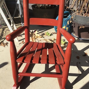 Perfekte kleine Vintage Veranda Rocker Kinder Holz Schaukelstuhl