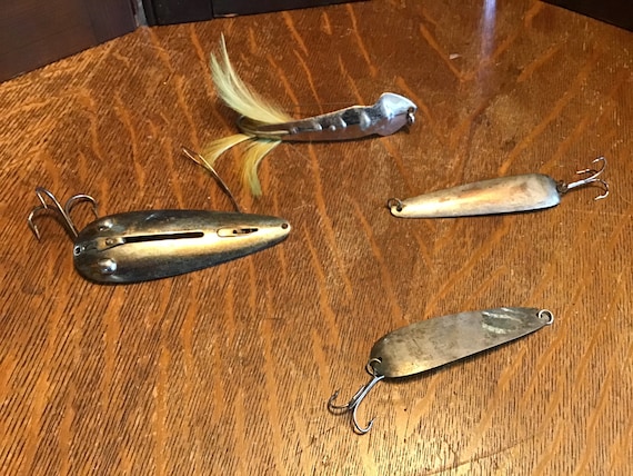 Vintage Fishing Lures Lot of 7 old wood 1 with lead weight in