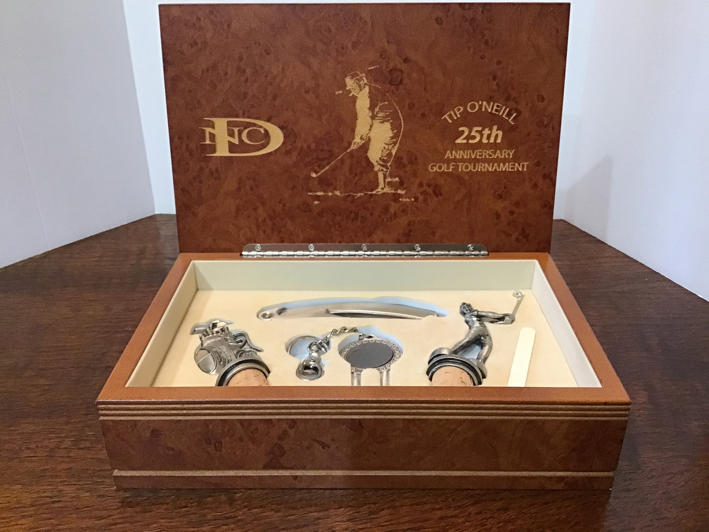 希少Tip ONeil DNC 25周年ゴルフトーナメントワインバーセット同等品 希少Tip ONeil DNC 25周年ゴルフトーナメントワインバーセット同等品