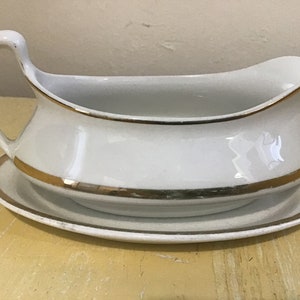ANTIQUE homer Laughlin GRAVY BOAT Sauce Dish With Under Plate Genesee  Empress