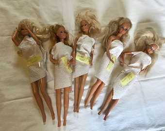 POUPÉES BARBIE vintage 1966 Cinq poupées Barbie Malaisie Etats-Unis Chine Mexique Philippines