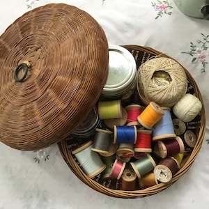 Sewing Basket, Vintage Sewing Notions, Wood Spools, Antique Buttons, Antique Bobbins, Craft, Sewing, Vintage Decor