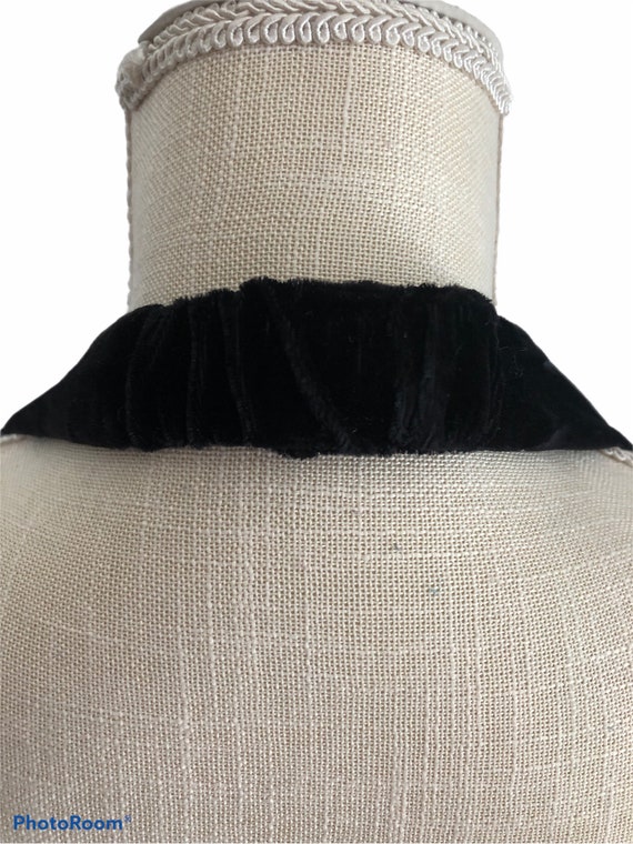 Vintage 1980's Black Velvet Short Halter Sequin P… - image 7