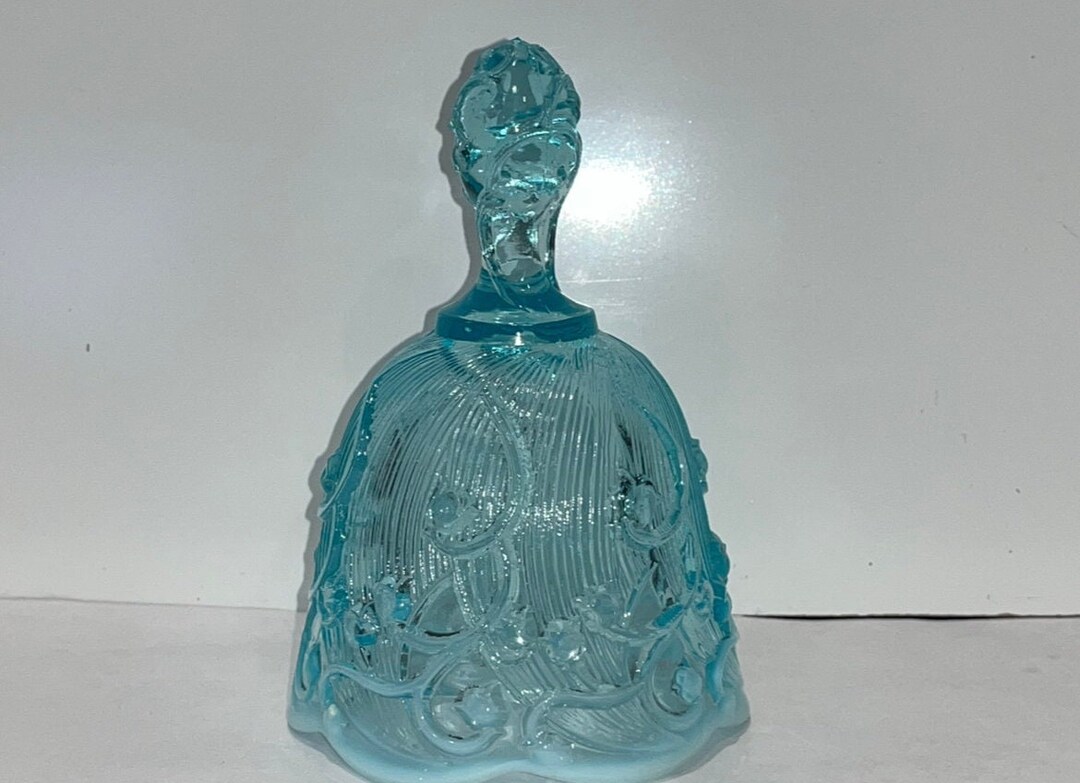 ヴィンテージ フェントン リリー オブ ザ バレー ブルー オパール