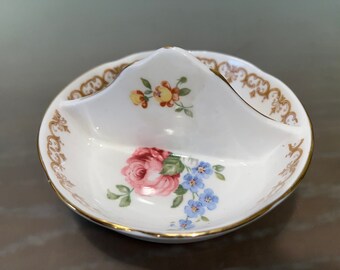 Prato dividido vintage Staffordshire, prato dividido vintage Staffordshire com rosas, prato floral de porcelana inglesa, prato com estampa de rosas, menta