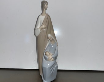 Lladro Holy Family, retired Lladro Nativity, Lladro 4585, Lladro Nativity Holy Family 9" Figurine, Joseph, Mary, Baby Jesus, Mint