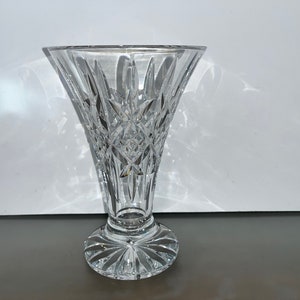 Vaso con piedistallo Waterford da 8&quot;, vaso per fiori in cristallo Waterford con taglio a croce, vaso Waterford Diamond, vaso svasato firmato Waterford Crystal, menta