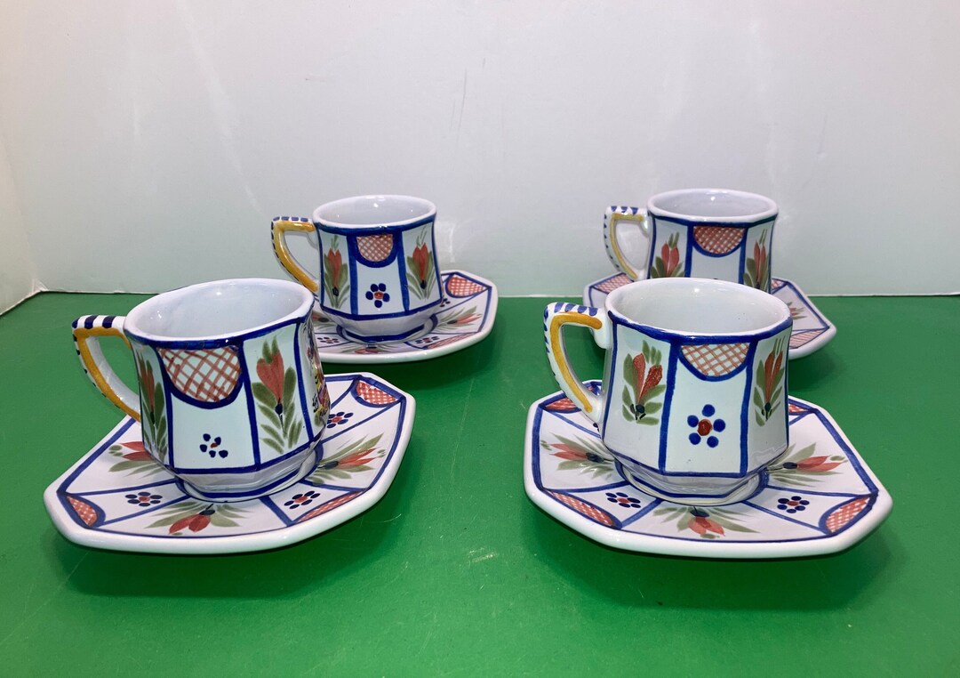 Set of 4 Vintage Quimper Demitasse Cups, Vintage Henriot Quimper Woman Espresso, Quimper Handled