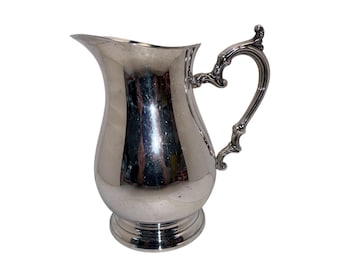 シルバープレート　水差し/ピッチャー アンティークのピューター水差しとミルクピッチャーは良質のデット