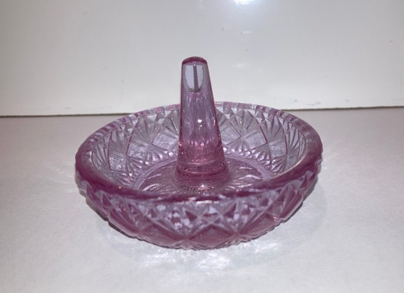 Fenton Lavender Pink Ring Dish, Pink Fenton Ring Holder Cut Cut Pattern Side, Bridal Gift, Ring Dish Signed Fenton, Fenton Ring Holder, Mint