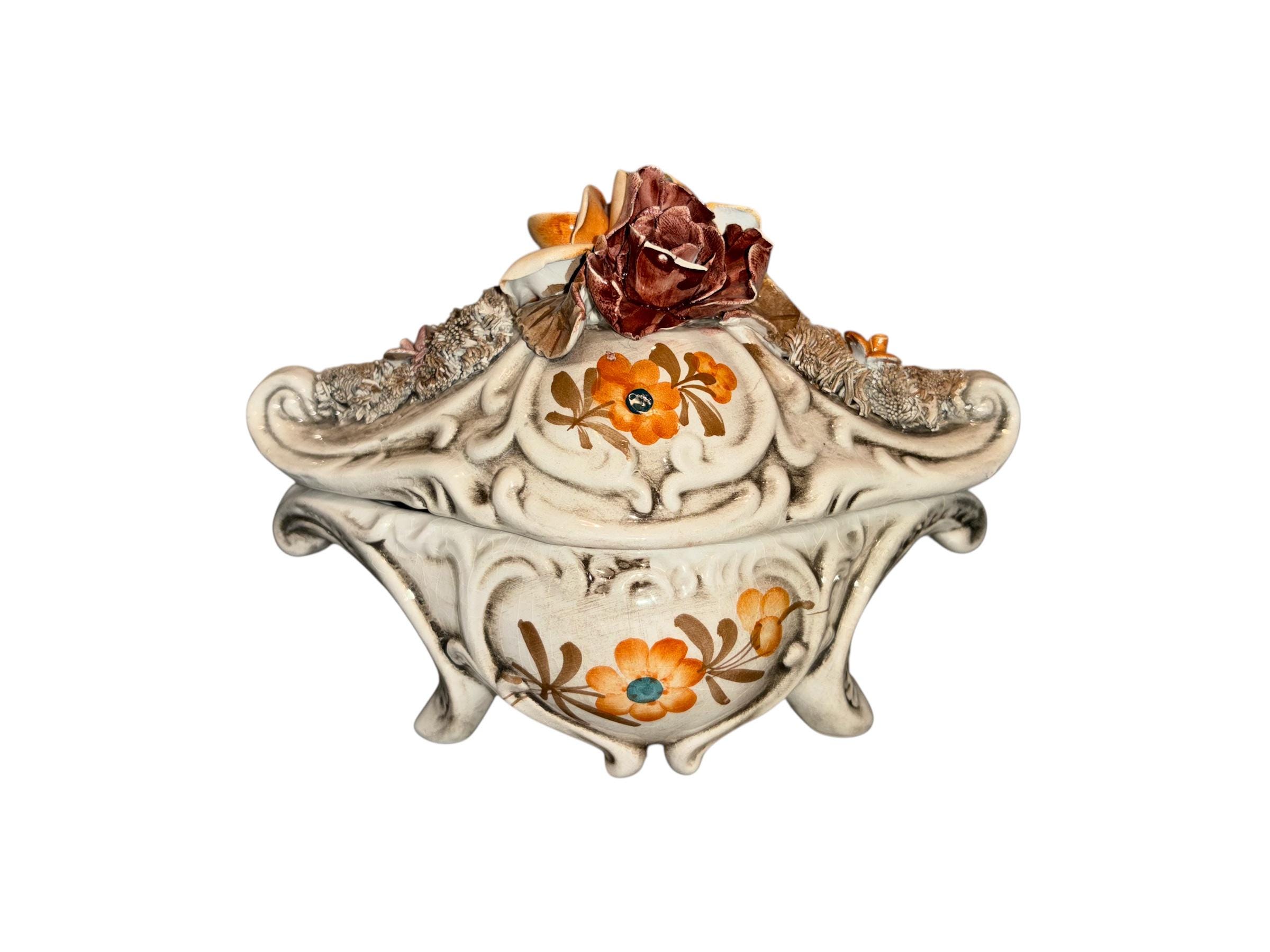 ヴィンテージ Capodimonte 蓋付きボックス、Bassana Italy 蓋付き