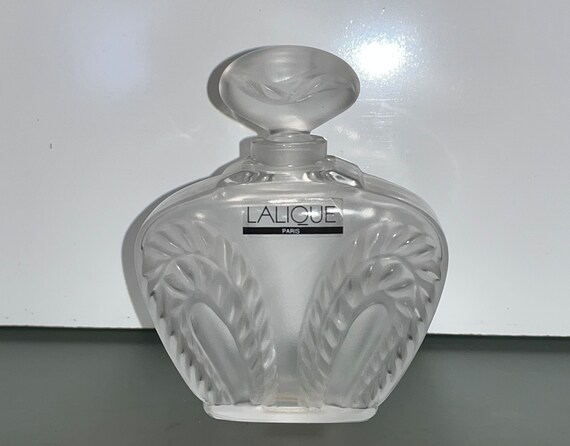 A Lalique Crystal Dove Bottle And Vintage Chanel No.5 Perfume #139514