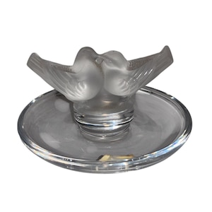 Lalique Love Bird Ring Bowl Dish, Lalique Frosted Birds, signed Lalique, French Crystal Lalique Kissing Birds Ring Pin Tray, Mint