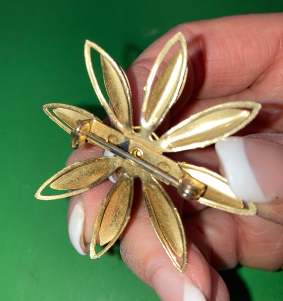 3 Vintage Gold Flower Pins, Gold Daisy Pin, Giova… - image 8