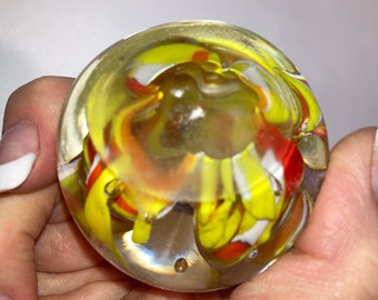 ヴィンテージ渦巻き吹きガラスイエローホワイトペーパーウェイト