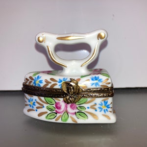 Vintage Limoges Iron, Peint Main Limoges Victorian Box, Limoges Iron with Painted Roses, Signed Peint Main Limoges Box, Mint