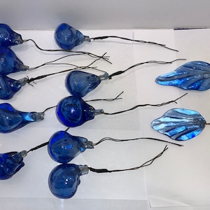 12 Mid Century Blue Glass Grapes, Blown Glass Blue Grapes on Wires, Blue Glass Leaf on Wire, Vintage Wired Grapes, Glass Grapes on Stem