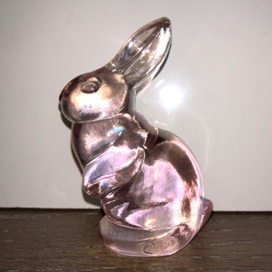 Fenton Pink Carnival Glass Bunny Rabbit Figure, Fenton Pink Carnival Glass Bunny, Fenton Bunny Figure, Fenton Pink Iridescent Glass Bunny