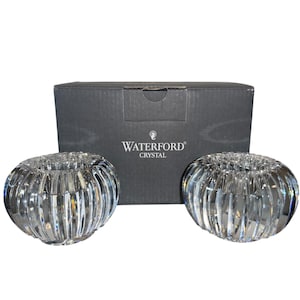 Paire de bougeoirs votifs de Waterford, bougeoirs en cristal taillé de Waterford, bougies votives rondes en cristal d&#39;Irlande signées, neuf dans la boîte