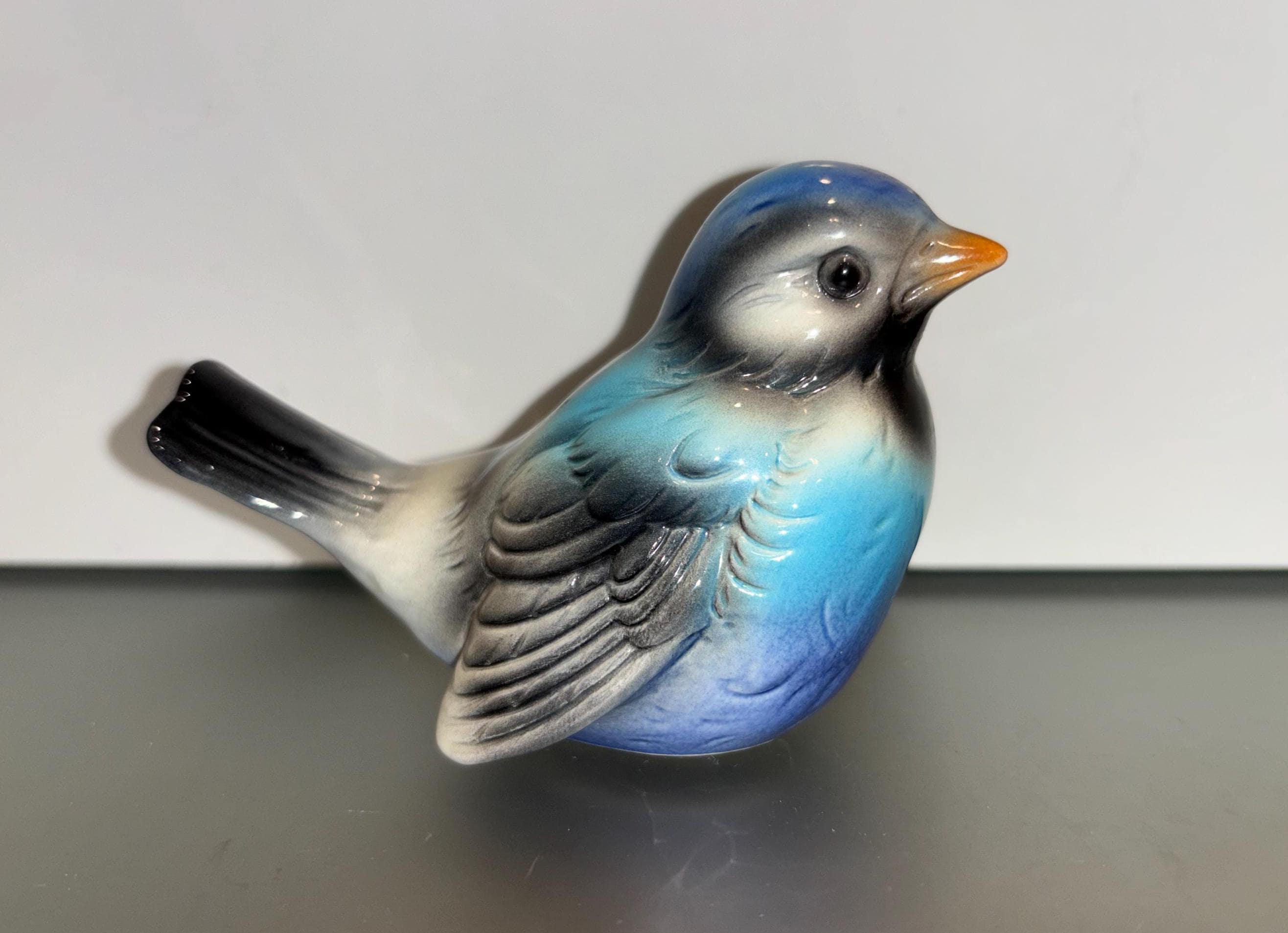ヴィンテージブルーバード 陶器の置物·͜· ♡ Vintage Porcelain Blue Bird - Etsy