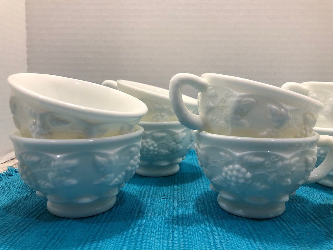 8 Vintage Westmoreland Milk Glass Cups and Saucers Etsy