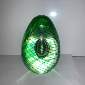 Vintage Venetian Blown Glass Egg, Egg Shape Paper Weight, Vintage Swirl Green Art Glass Egg, Vintage Art Glass Bubble Paperweight, Mint