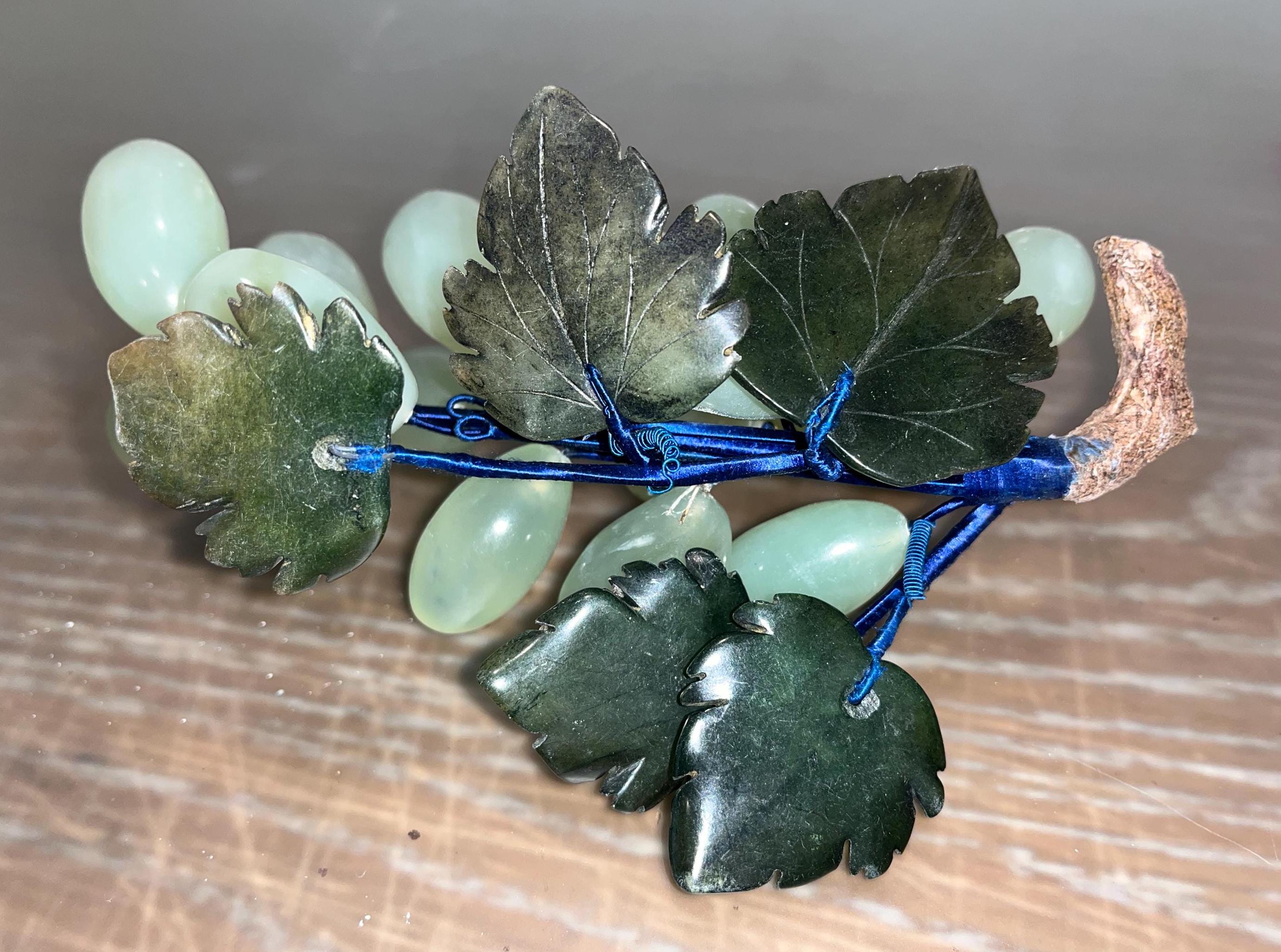 ヴィンテージ　デスク　grape bunch Vintage Jade Grape Bunch, Natural Polished Jade Grapes, Green