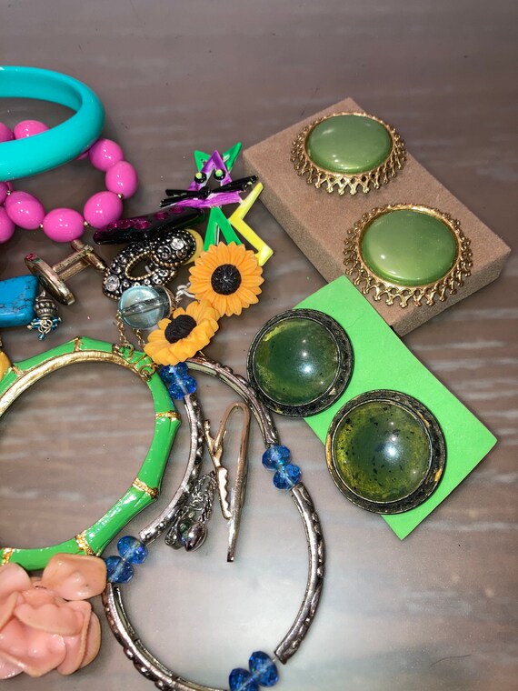 Vintage Bright Colored Jewelry Lot, Earrings in G… - image 4