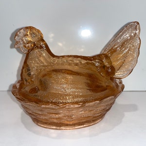 Vintage Pink Glass Covered Chicken, Pink Depression Glass Nesting Hen, Vintage Pink Glass Lidded Hen, Lidded Bowl, Mint