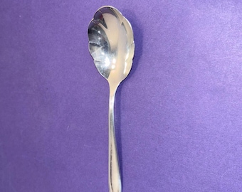 Meriden Silverplate Sugar Spoon, Meriden Shell Sugar Serving Spoon, Silverplate Flatware, Meriden First Lady Silver Sugar Spoon