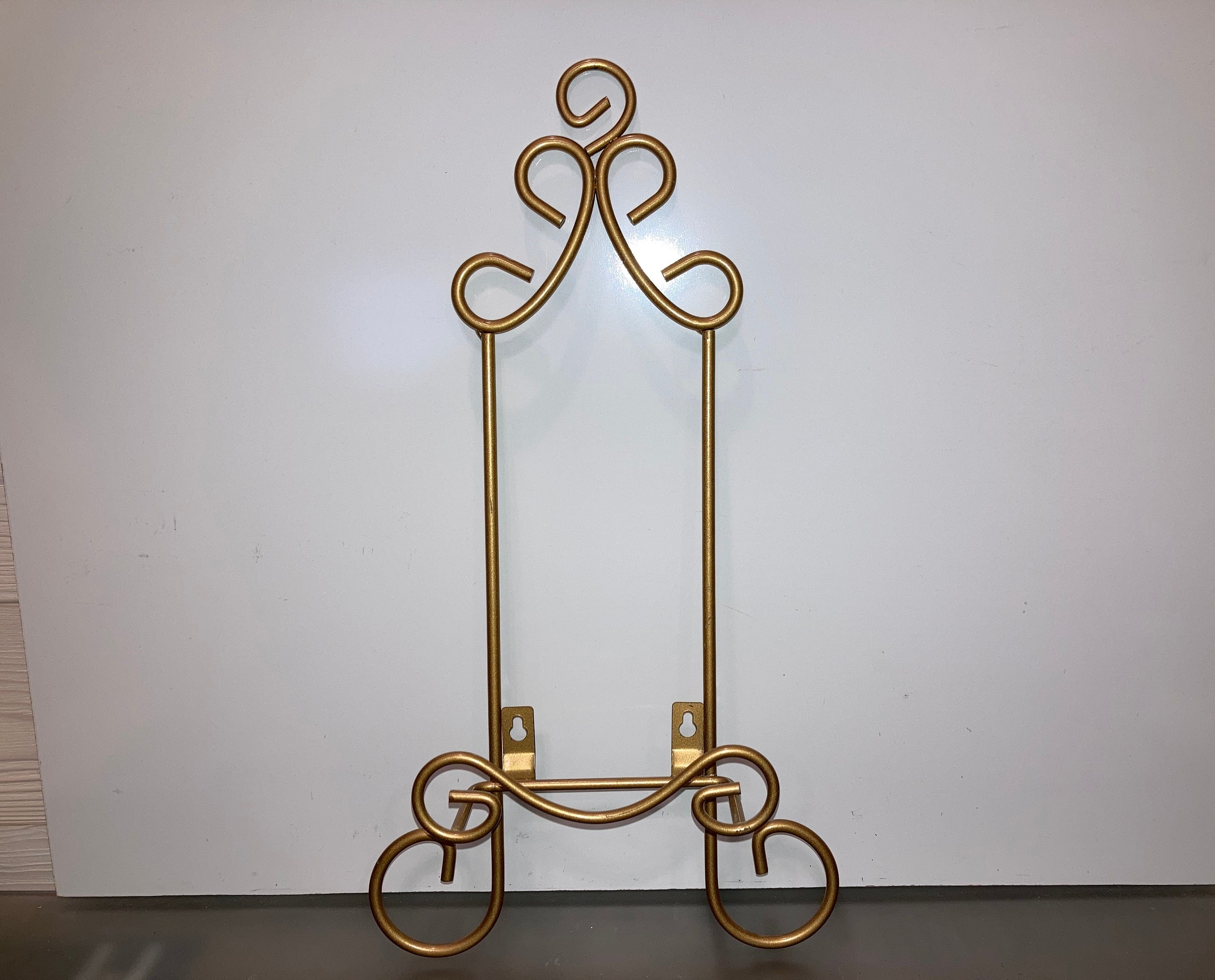 Gold Large Plate Stand (12) – Prints & Clay