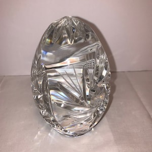 Vintage Etched Pinwheel Stars Egg Paper Weight, Vintage Cut Crystal Etched Star Paper Weight, Egg Diamond Cut Sides, Czech Crystal Egg, Good