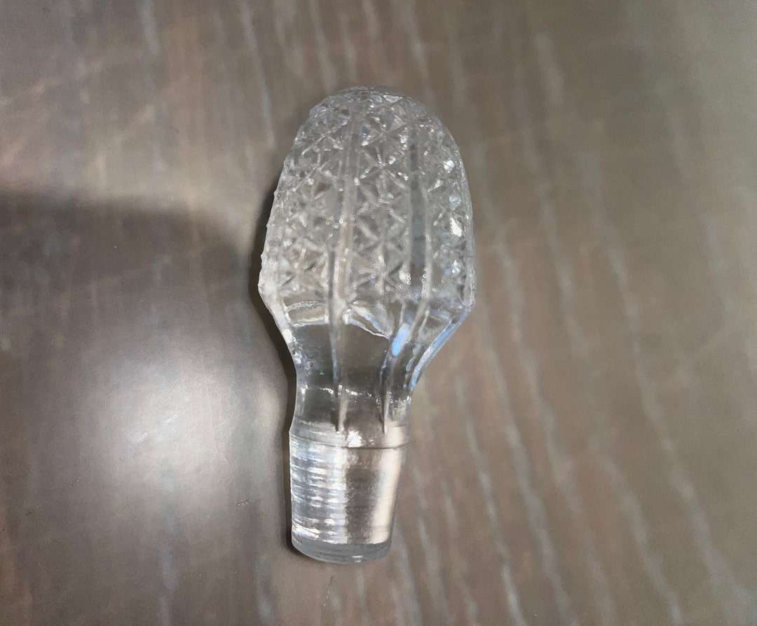 Mid Century Bottle Stopper, Daisy Button Bottle Stopper, 2 3/4 Glass