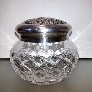 Tarro de tocador de cristal Waterford, tarro vintage de cristal con tapa plateada Waterford, tarro de tocador Waterford, tarro de polvo firmado Waterford, menta