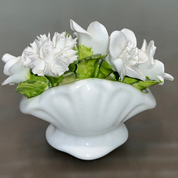 Vintage Coalport White Flower Basket, Coalport Bone China Mini Flower Bouquet, Coalport England Porcelain Flowers in White Pot, Mint