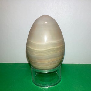 Vintage Stone Agate Egg, Vintage Hand Cut Polished Natural Stone Egg, Beautiful Egg Stone with Rings, White Gold Bottom