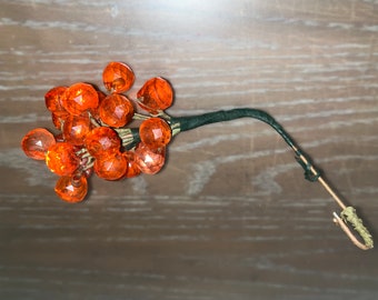 Vintage gefacetteerd oranje druiventrosornament, midden van de eeuw gefacetteerde mandarijn acrylcluster, gevormde druiventros, gefacetteerde druivenornament